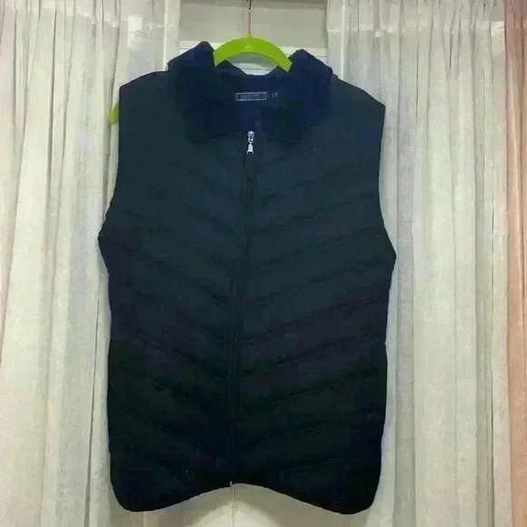 Effici Jackets & Blazers - Black vest with Faux Fur Collar 1X stretchy Item# 4H